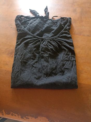 T-shirt avec dentelle au manche