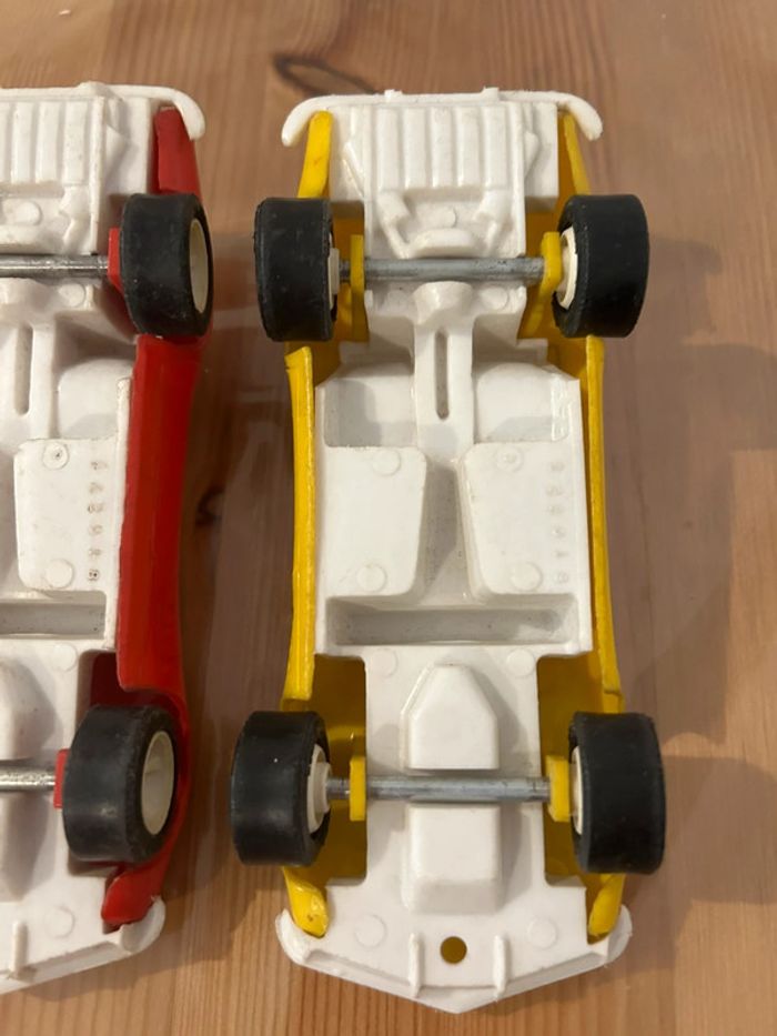 Lot de 2 anciennes chevrolets corvette Tonka en plastique  jaune et rouge 1/24 1970 - photo numéro 7