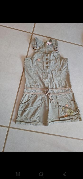 Robe kaki