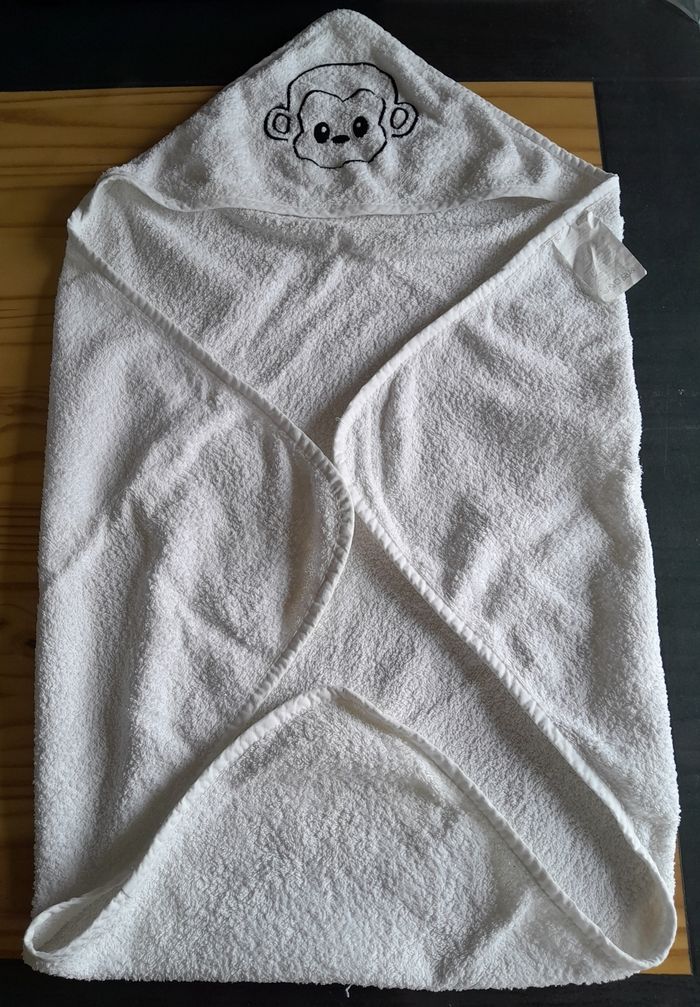 Cape de bain bébé