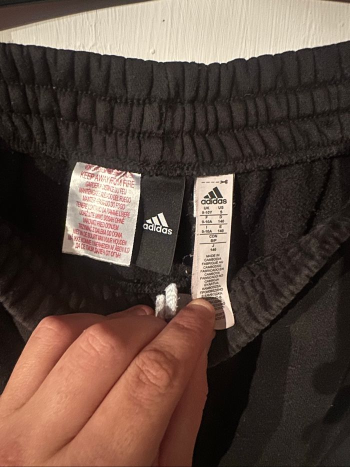 jogging adidas taille 9/10 ans - photo numéro 4