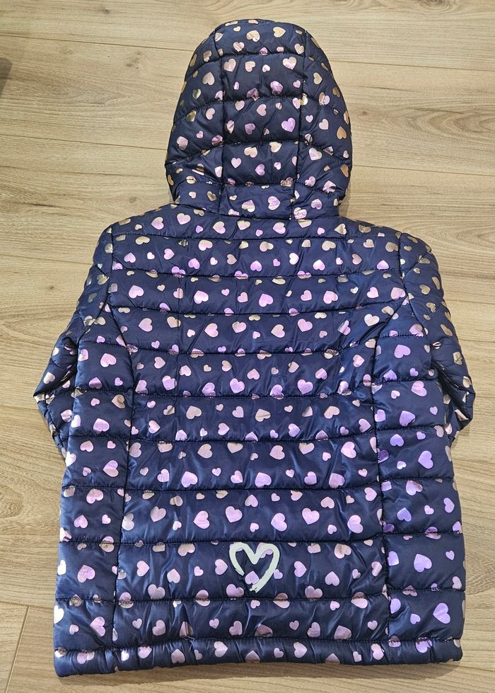 Veste matelassée bleue à motifs coeurs - Taille 6-7 ans - photo numéro 4