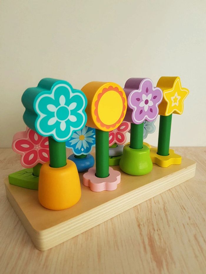 Jeu en bois pré printanier en fleurs - photo numéro 17