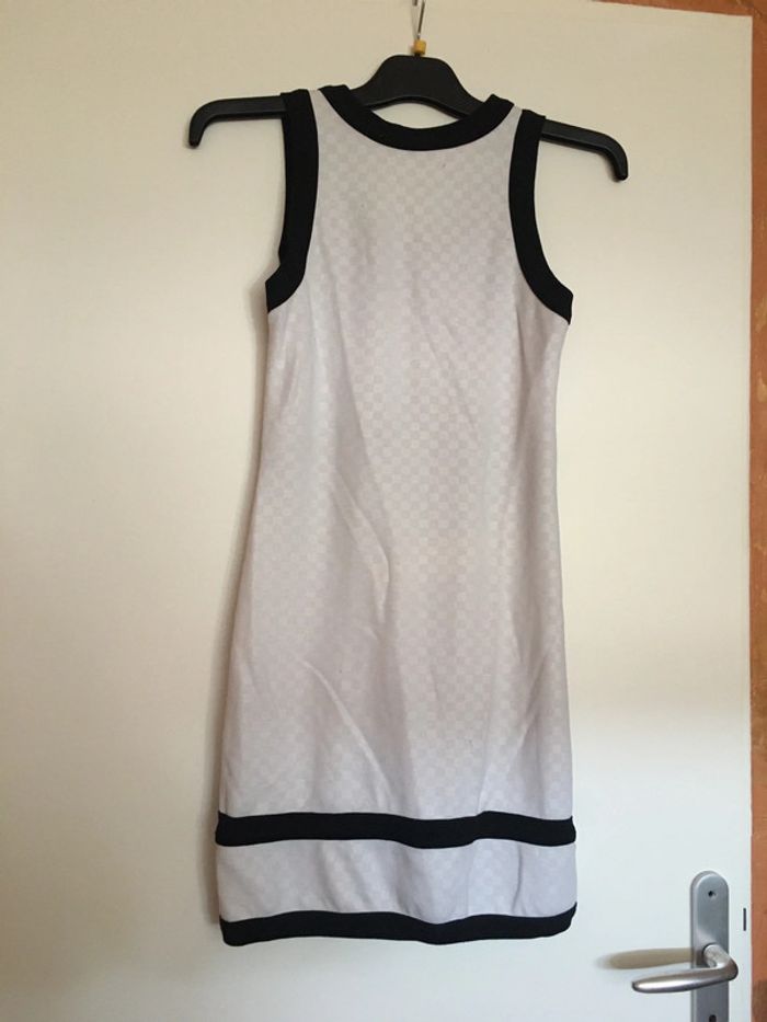robe blanche et noire - photo numéro 2