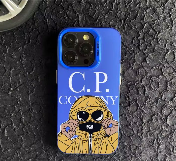 Vend coques cp company et stone Islande tout modèle d iPhone - photo numéro 2