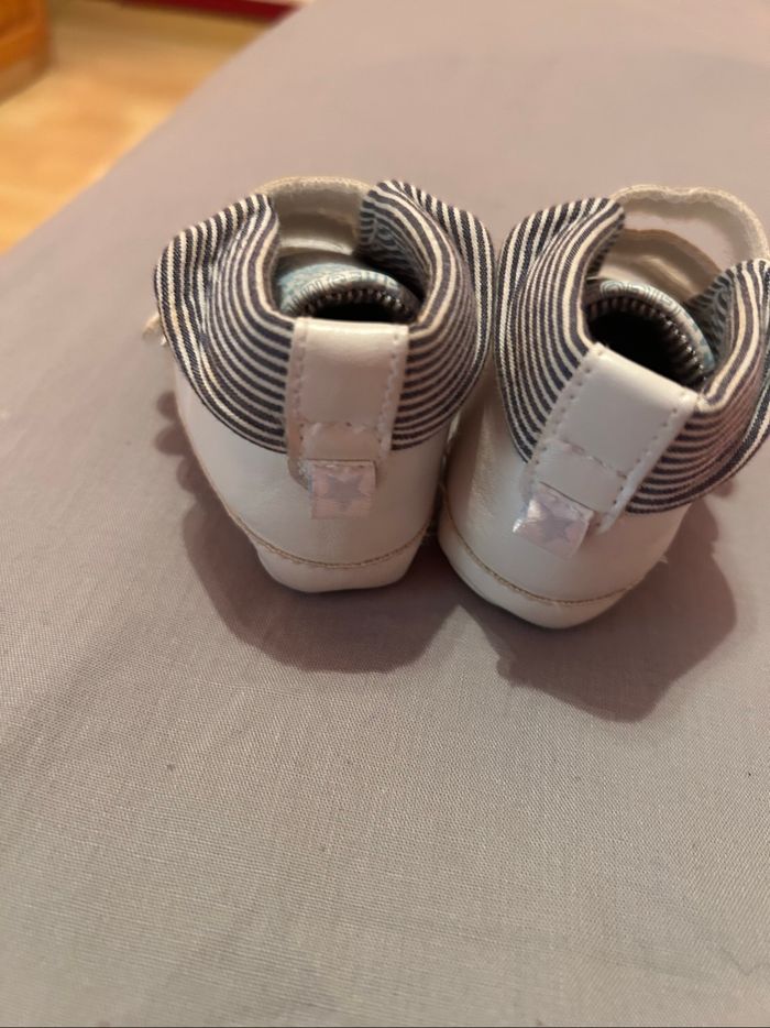 Chaussure bébé - photo numéro 2