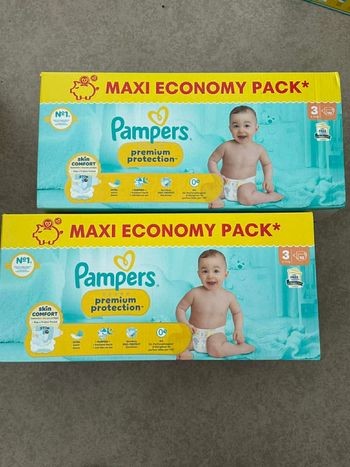 Lot de 2 cartons de couches taille 3 Pampers premuim protection 