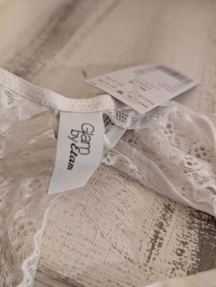 Joli string Etam blanc neuf - photo numéro 5
