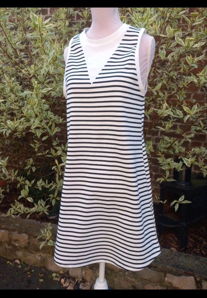 Robe marine courte. Zara. Taille s.