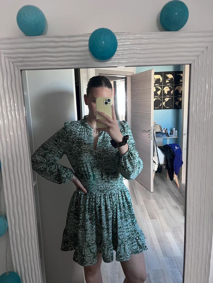 Ravissante Robe Taille M/L – Un Trésor d’une Boutique Indépendante