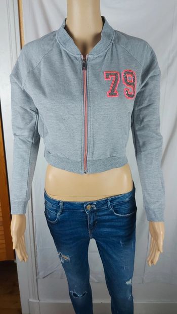 Gilet gris - zippé- court - moulant/ coolcat taille M