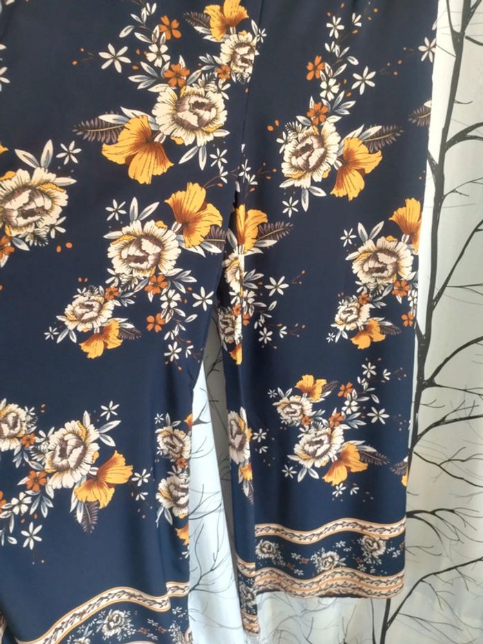 Joli pantalon fluide large à fleurs neuf taille M - photo numéro 2
