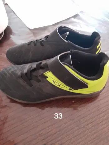 Chaussure de foot 33
