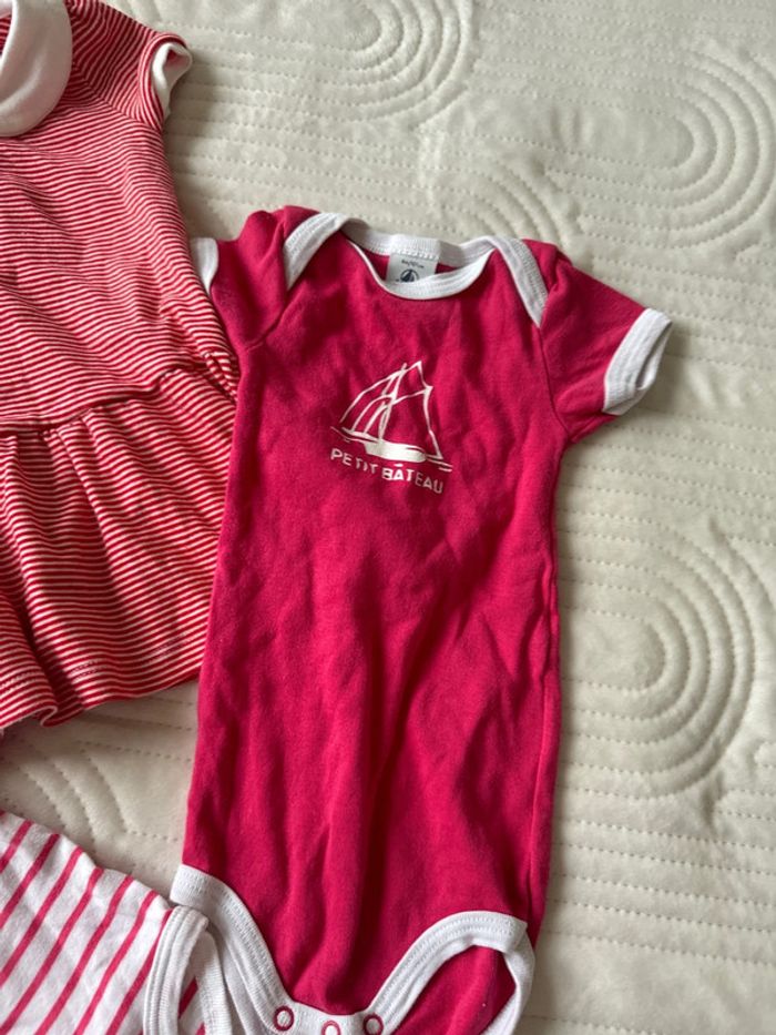 Lot deux bodies petit bateau et une robe petit bateau 6 mois - photo numéro 4