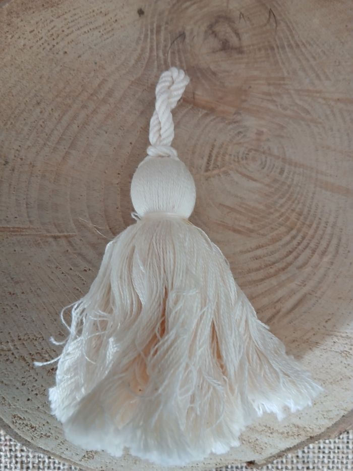Pompon blanc crème - photo numéro 2