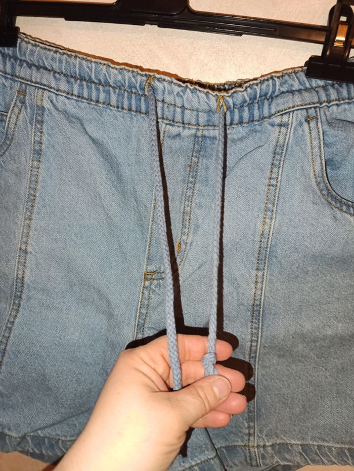Joli short en jean T46 avec lien de serrage - photo numéro 3