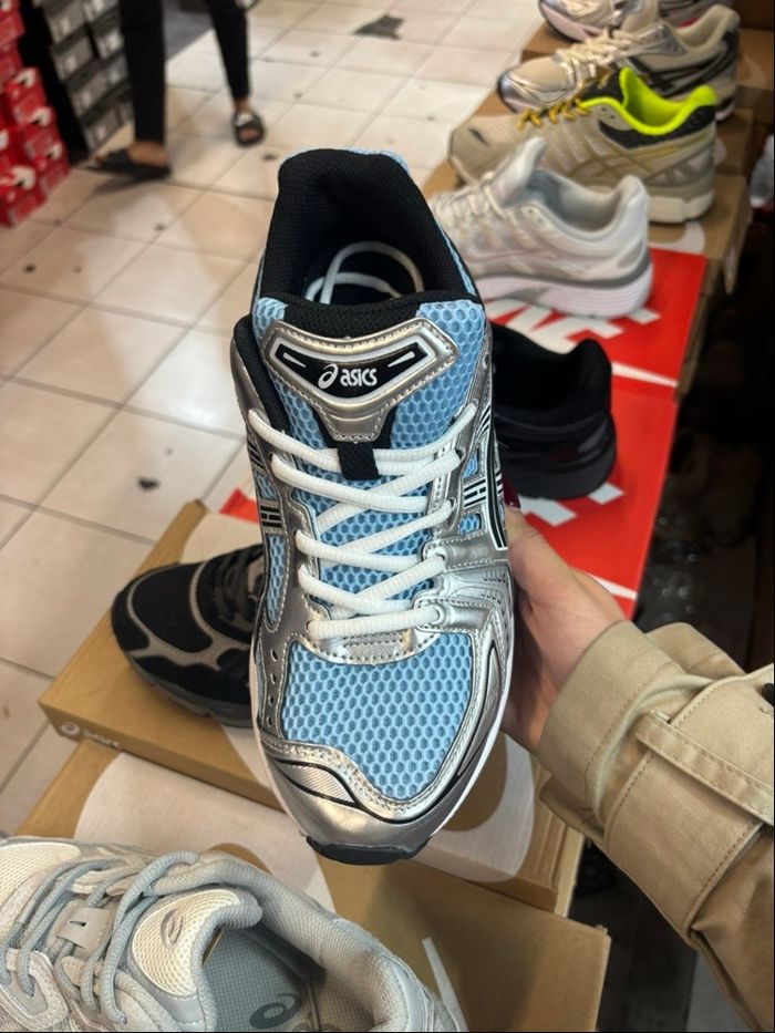 ASICS kayano bleu 42