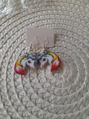 Paire de boucle d oreille licorne