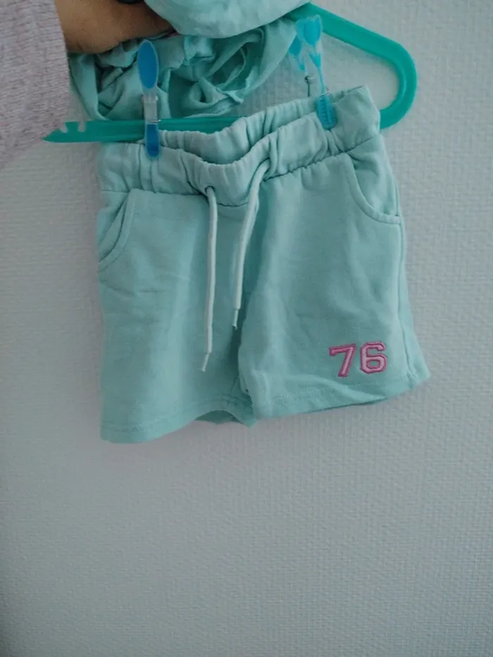 Ensemble 2 pièces très bon état taille 4 ans - photo numéro 4