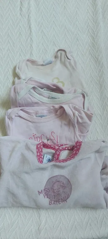 Lot pyjamas et bodies