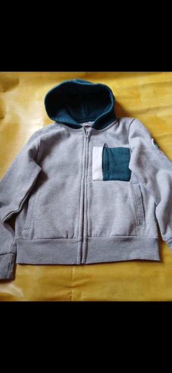 Sweat gilet a capuche tape a l'œil 8 ans