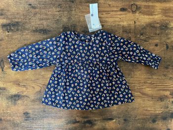 Blouse motifs fleurs / liberty bleu nuit