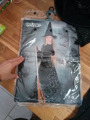 Déguisement halloween sorcière avec chapeau