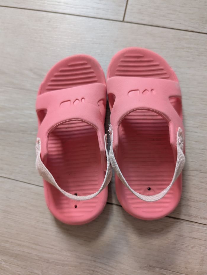Chaussure de plage fille bon état - photo numéro 2