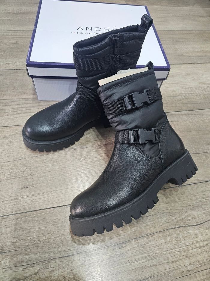 Magnifiques bottines fille en cuir,  noir. Pointure 36, marque André - photo numéro 2