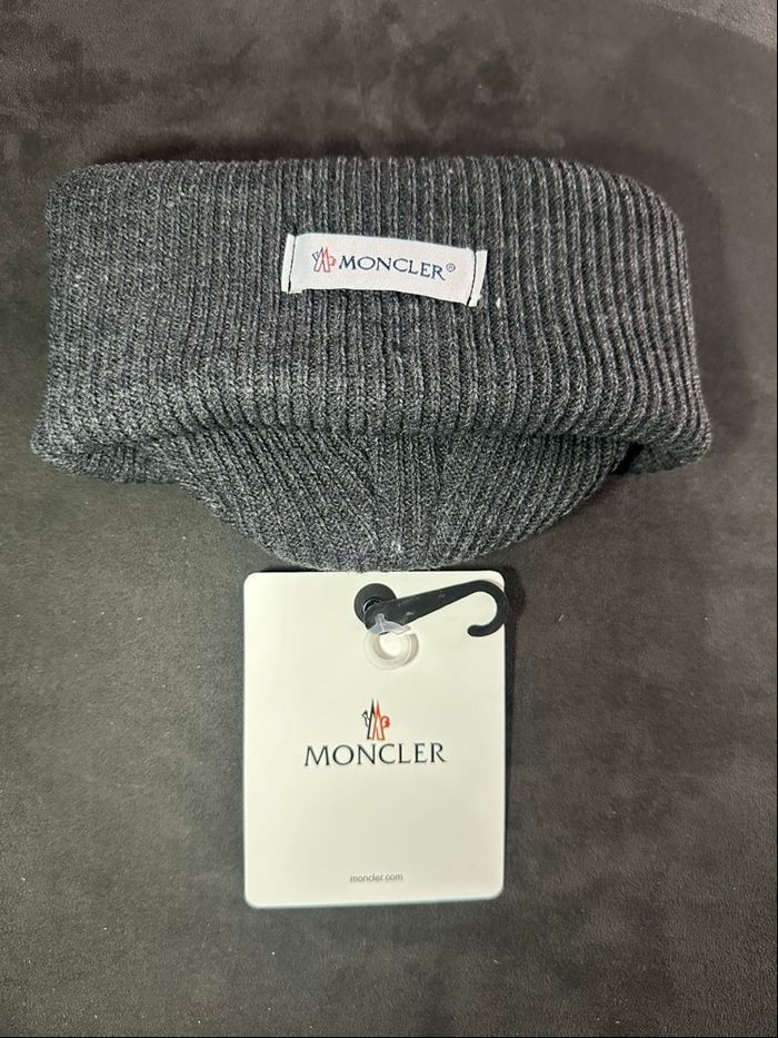 Bonnet Moncler – Gris Logo Blanc - photo numéro 6