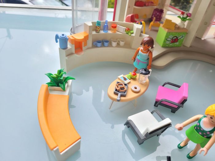 Grand centre commercial playmobil 🛍 plein d'accessoires et de personnages - photo numéro 3