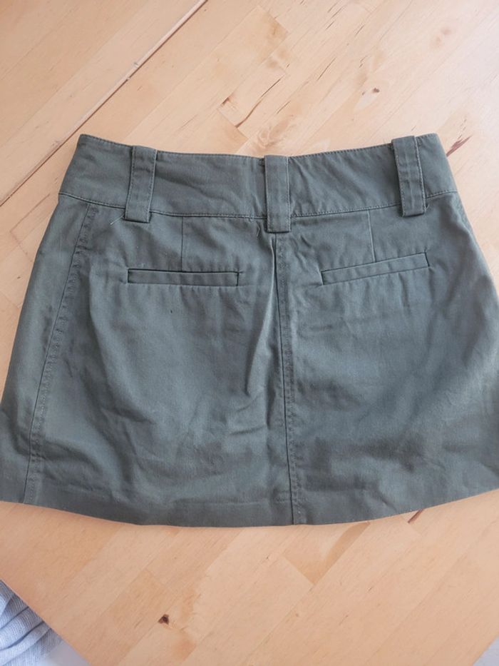 Jupe courte kaki - photo numéro 3