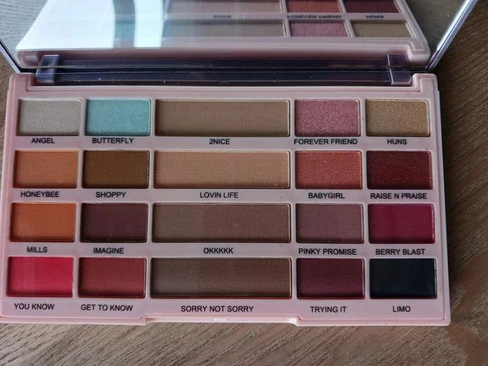 palette de maquillage Révolution imogenation neuve - photo numéro 7
