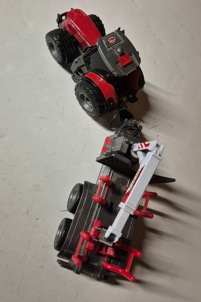 Dickie Toys Massey Ferguson 8737 Tracteur et remorque son et lumieres - photo numéro 3