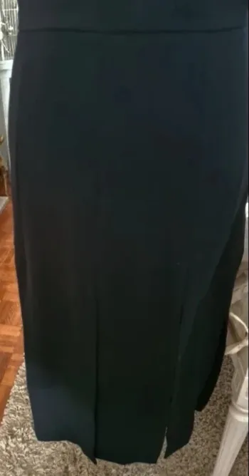 Jolie jupe noire fendue (à pans en bas)Zara Taille S (38/40)Neuve