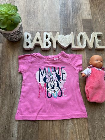 - Tee shirt Disney - 12 mois - Très bon état 