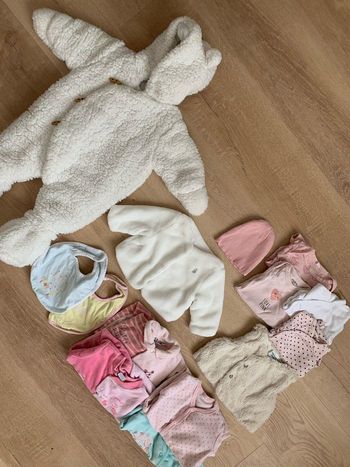 Lot 1 mois bébé fille - 14 pièces