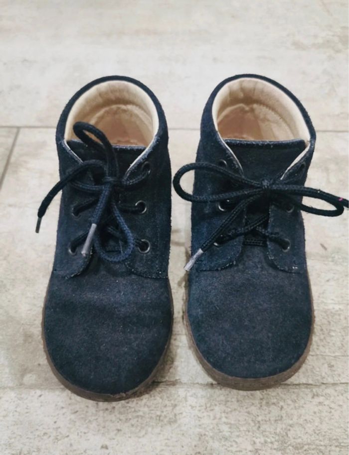 🩷Chaussures bleu marine pointure 22 cuir daim lacet 🦧 - photo numéro 4