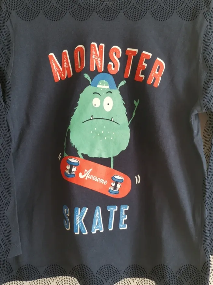 T shirt Primark 4/5 ans - photo numéro 3