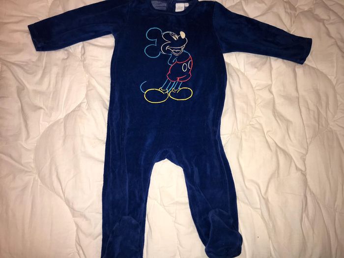 Lot Disney comprenant une grenouillère et un body - photo numéro 3