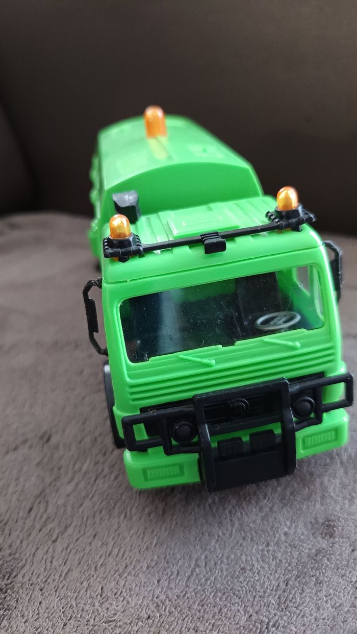 Camion de nettoyage - photo numéro 2