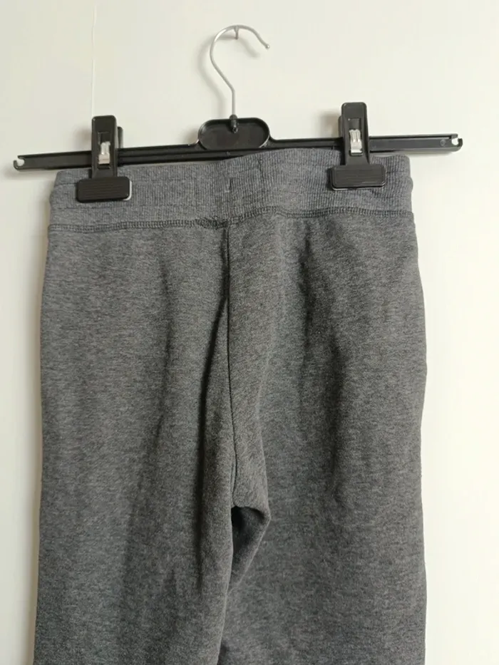 Jogging gris - photo numéro 4