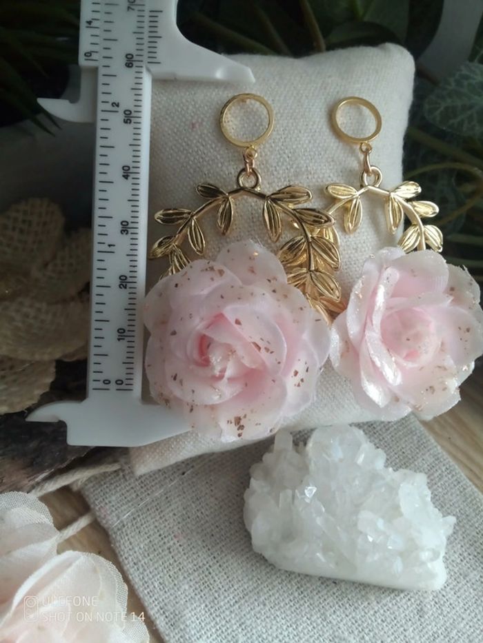 Boucles d'oreilles bohèmes fleurs roses - photo numéro 3