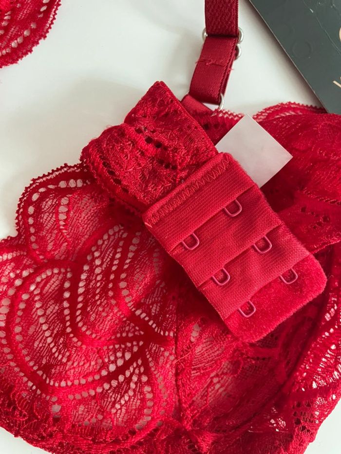 Ensemble en dentelle rouge 75B/S - photo numéro 6