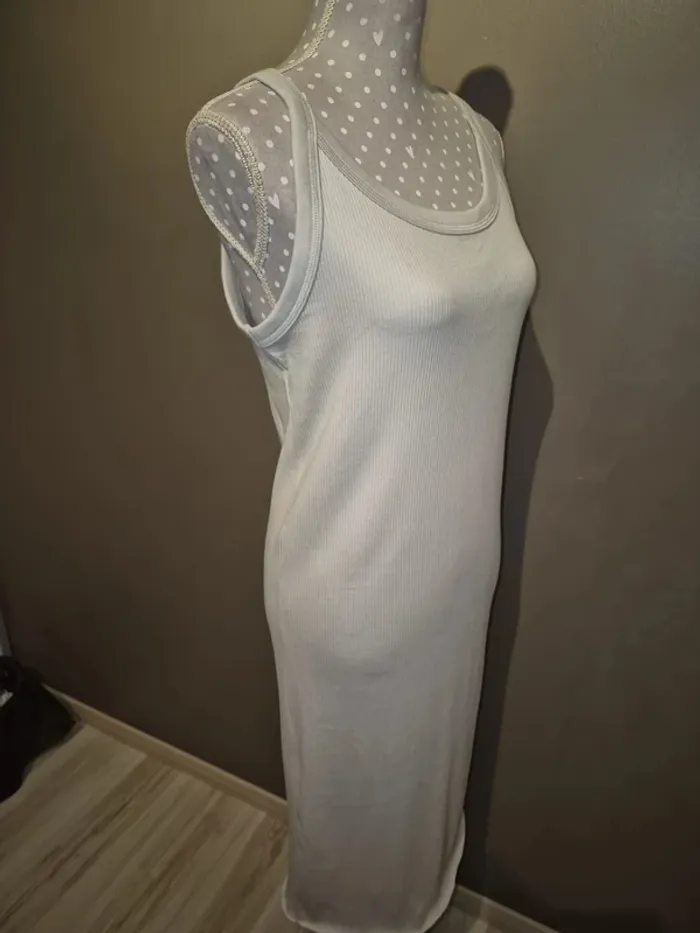 Robe H&M neuve - photo numéro 4