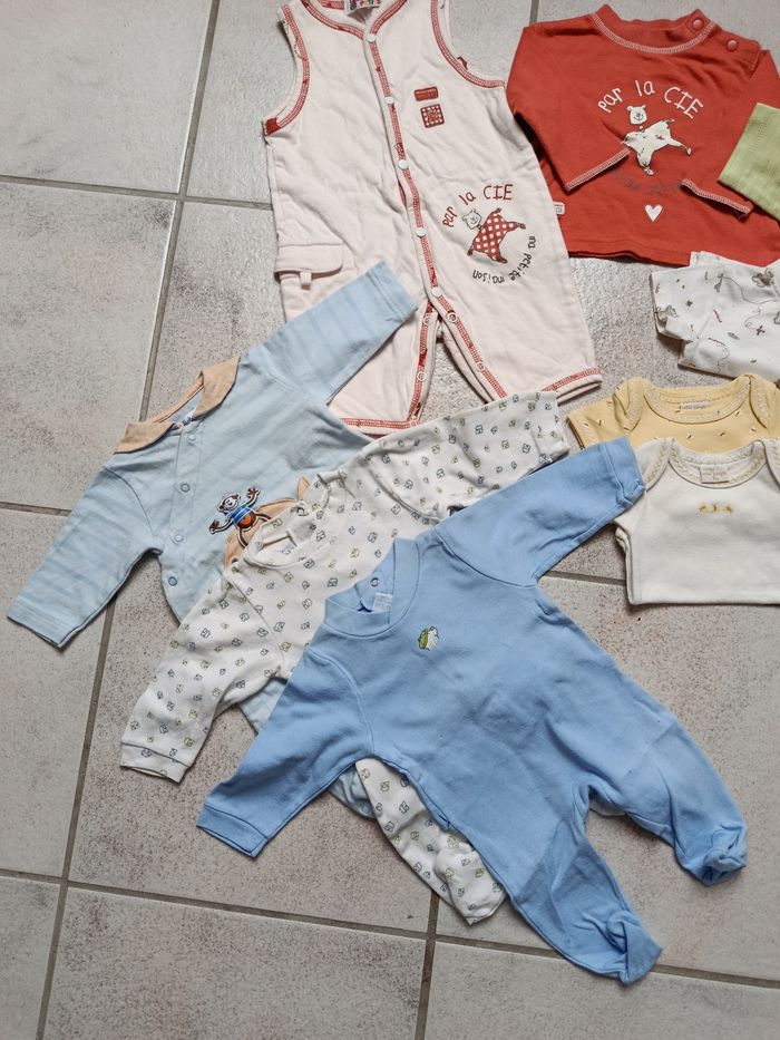 Lot 1/3 mois - photo numéro 3