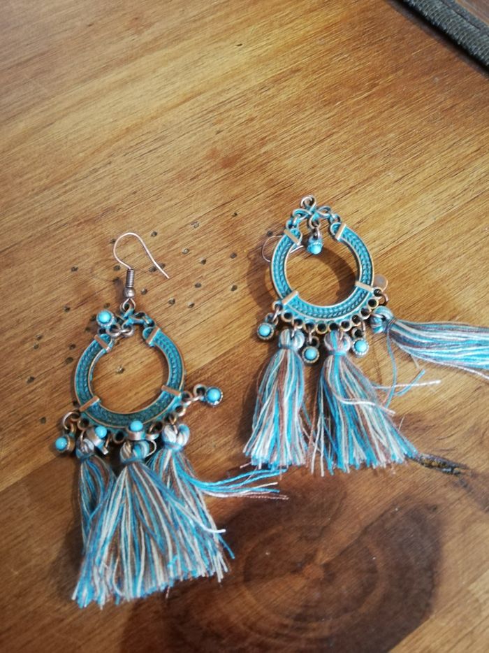 Boucles d'oreilles turquoise avec pompons