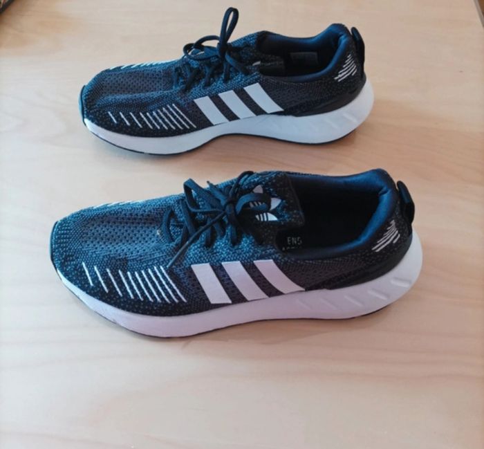 Baskets Adidas - photo numéro 2