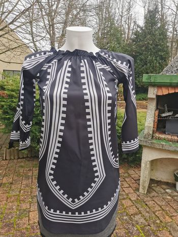 Blouse noir et blanc aux manches 7/8