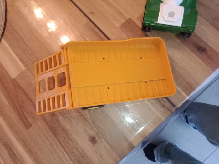 Camion John Deere musical avec sa remorque - photo numéro 3